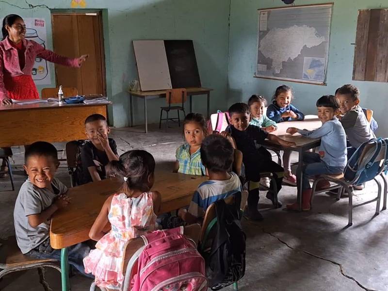 Las educadoras recibirán una bonificación de 4,000 lempiras al mes.