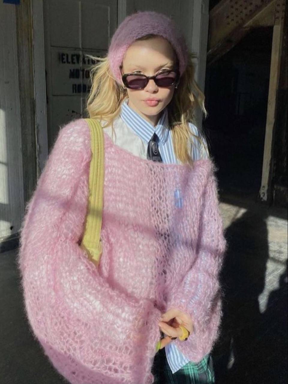 Consiste en superponer varias prendas, permitiendo que todas se vean al mismo tiempo.