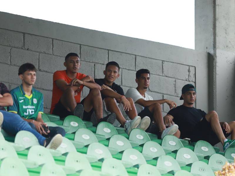 Entre los fichajes confirmados por Marathón se encuentra el Sub-20 Tomás Sorto, un mediocampista dinámico.