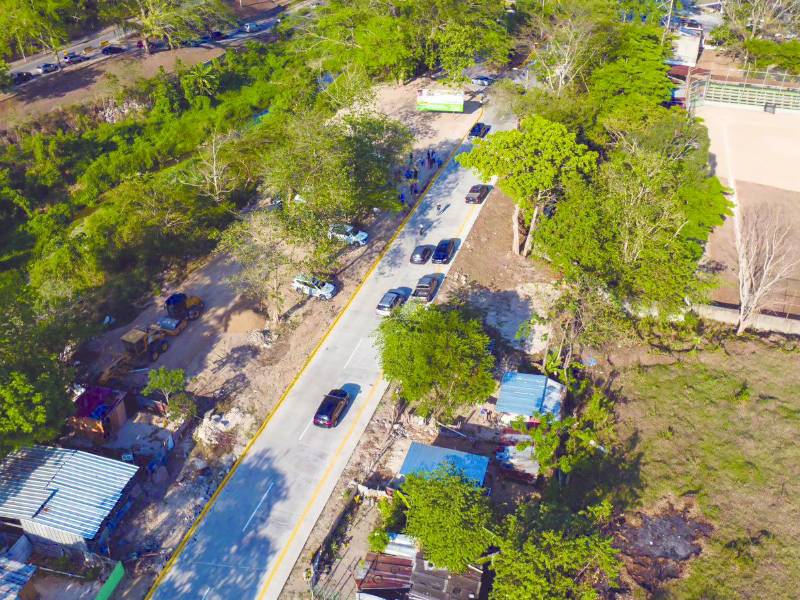 <b>El alcalde habilitó la pavimentación del bordo sur del río Santa Ana, zona que estaba siendo invadida, y hoy mejorará la fluidez.</b>