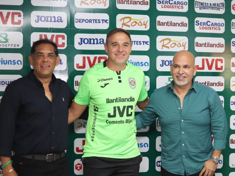 Rolin Peña, la Tota Medina y Orinson Amaya en conferencia de prensa previo al inicio de pretemporada.