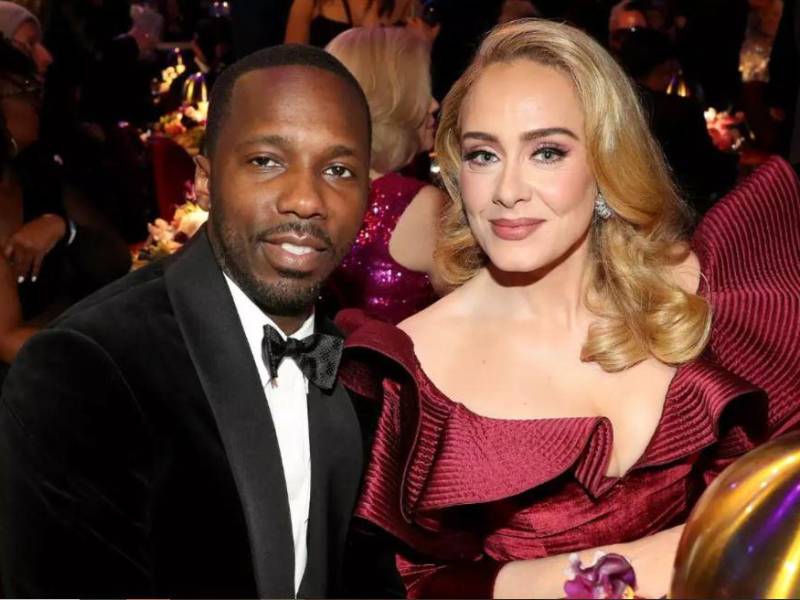 Adele se habría comprometido con su novio Rich Paul, tras dos años de relación, según reportan medios como Mirror UK, Page Six y The Sun.