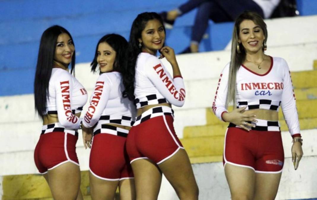 Ellas robaron corazones en el estadio Morazán.