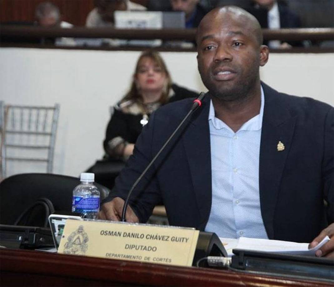 6. Osman Chávez: fue uno de los mejores defensores que tuvo el fútbol hondureño alejado de las canchas, ha incursionado en política como diputado en el Congreso Nacional y también sueña con convertirse en presidente de Honduras.