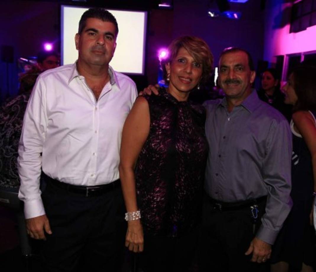 Alex Canahuati con Lilian y José Jaar.