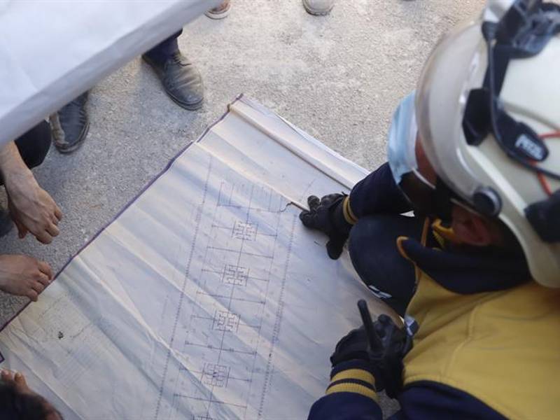 “Entre 40 y 50 cadáveres” han sido encontrados en la prisión siria de Sednaya, al norte de Damasco y conocida por el uso de la tortura contra los prisioneros, durante las operaciones de rescate iniciadas poco después de que los insurgentes tomaran la capital siria, dijo este martes a EFE el director del Observatorio Sirio de Derechos Humanos, Rami Abderrahman.