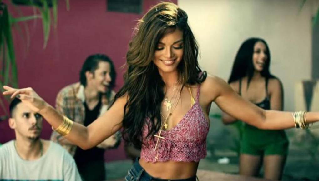 Zuleyka Rivera- Es la quinta puertorriqueña en ostentar el título de Miss Universo, que casi lo perdió debido al aumento de peso que sufrió mientras se encontraba de gira. La modelo se desmayó y afirmó que fue culpa de los extenuantes ejercicios y estricta dieta que hizo para la preparación del concurso. Con un estilo de vida saludable, Zuleyka volvió a su peso y protagonizó el video musical de la famosa canción de Luis Fonsi, “Despacito”.