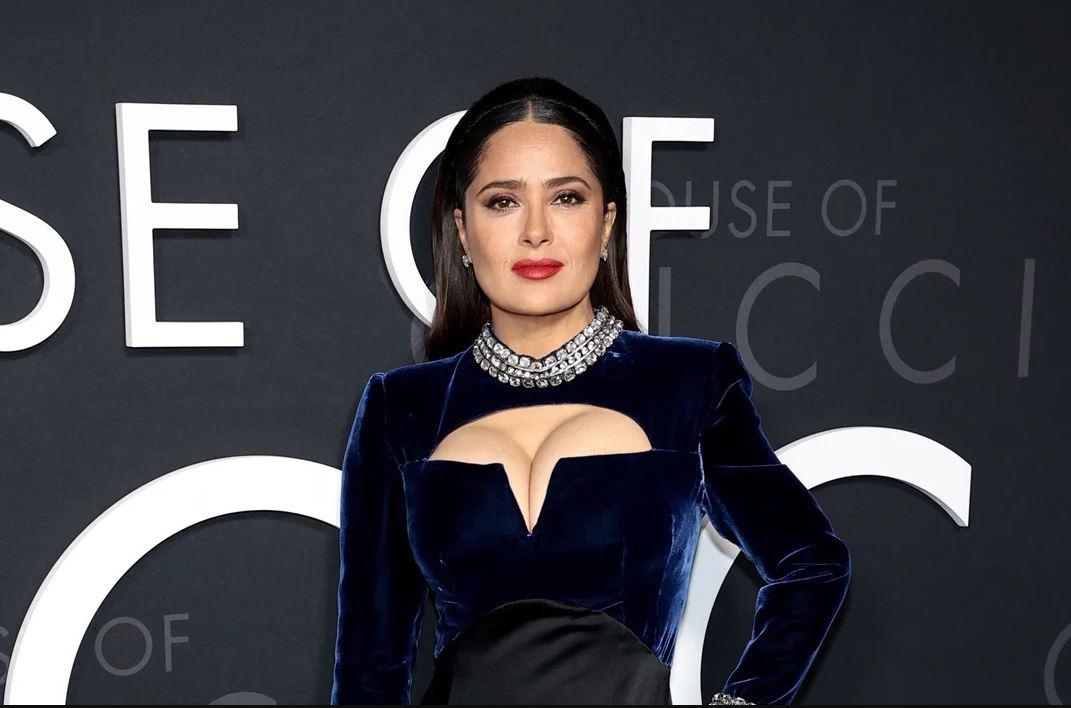 FOTO: Así luce Salma Hayek en anuncio publicitario que será transmitido en el Super Bowl