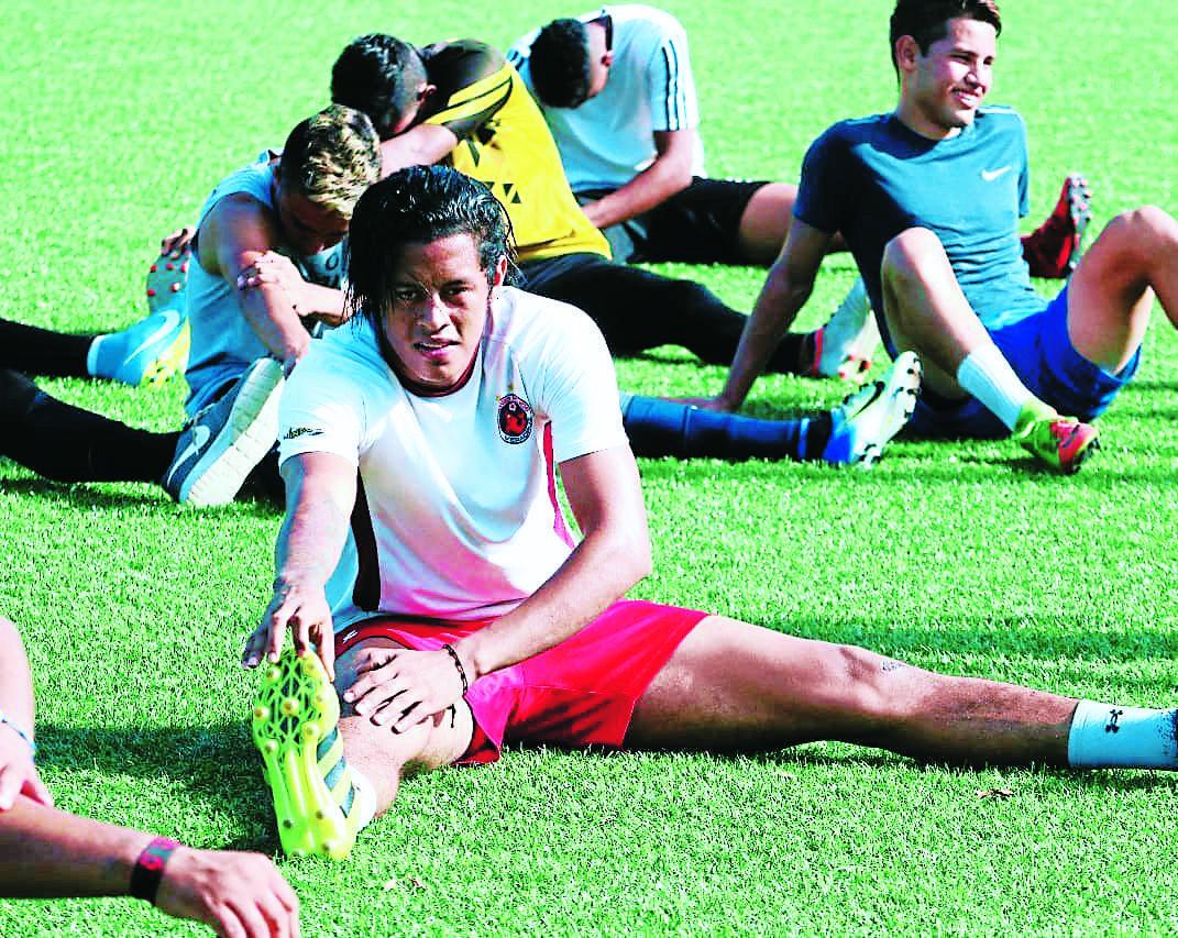 Danny Izaguirre también estuvo cerca de jugar con el Platense en la primera división con el visto bueno del DT Ramón Maradiaga, pero por problemas de papeleos no jugó.