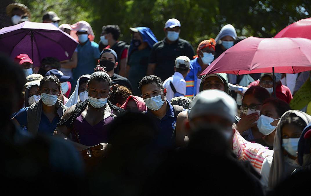 El país, con 6,5 millones de habitantes, reporta a la fecha 16,422 contagios y 206 fallecidos, pero una red de médicos independientes del Observatorio Ciudadano contabiliza 30,809 casos y 5,832 muertos con síntomas de covid-19.