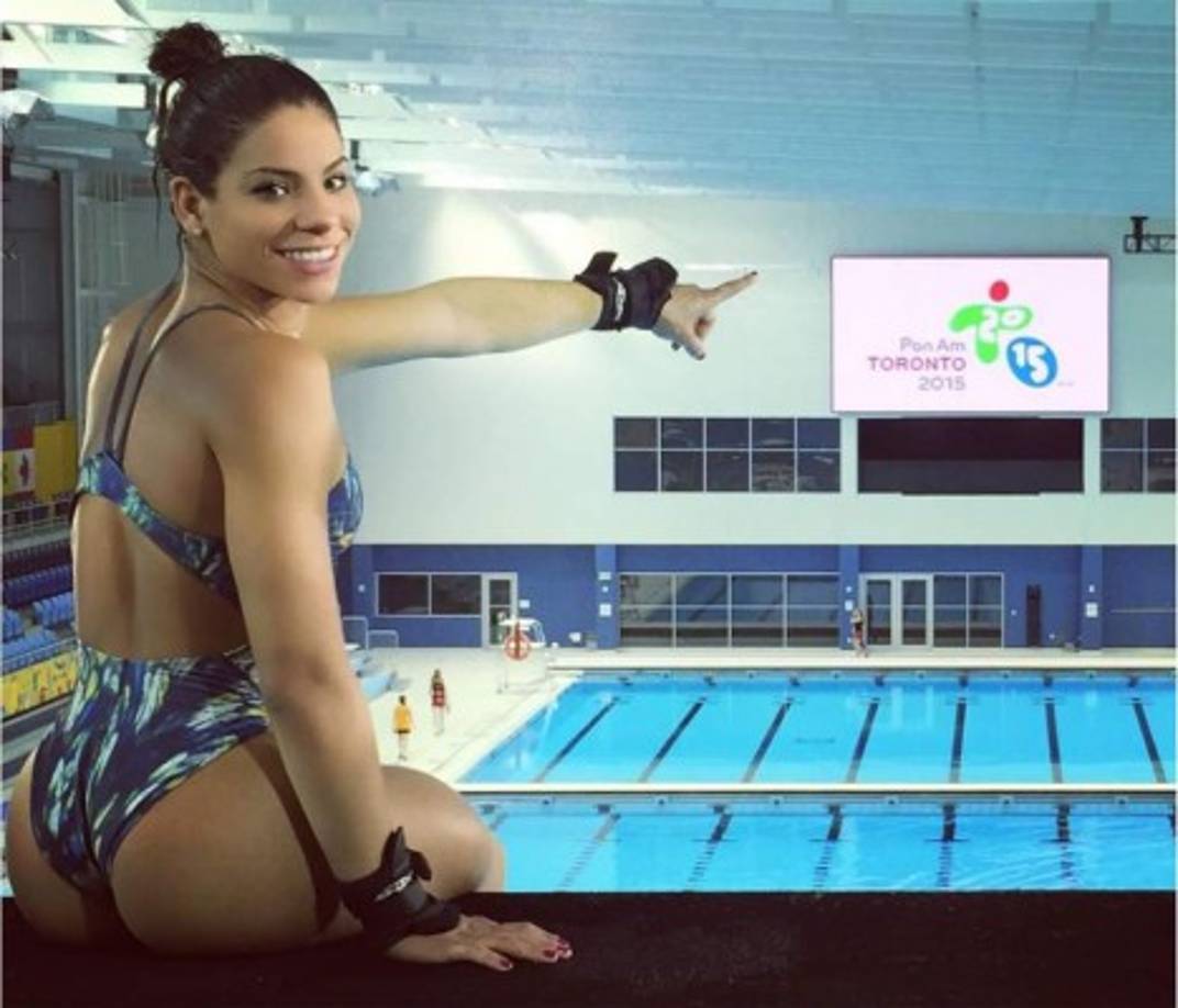 La hermosa clavadista tiene un cuerpazo que causa sensación cuando compite.