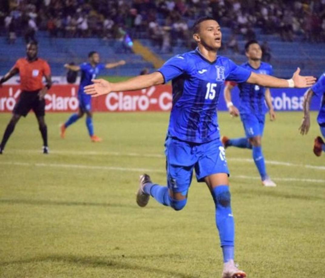 Kervin Arriaga: Posiblemente sea ubicado en el centro de campo de Honduras. Es uno de los volantes de contención.