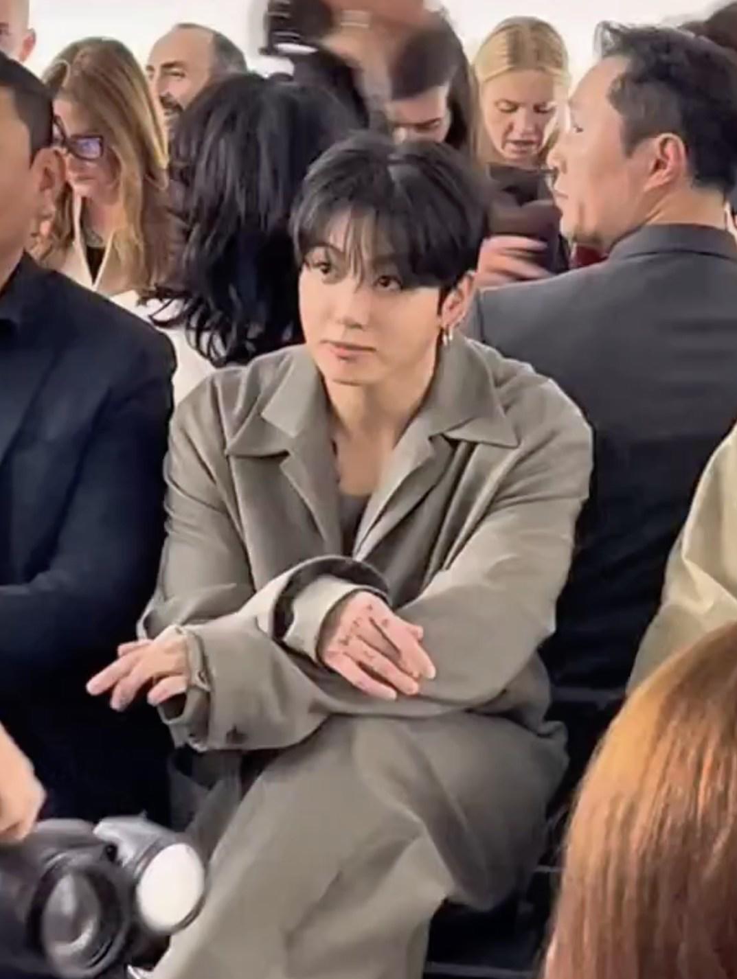 Jungkook deslumbra en el desfile de Calvin Klein en Nueva York