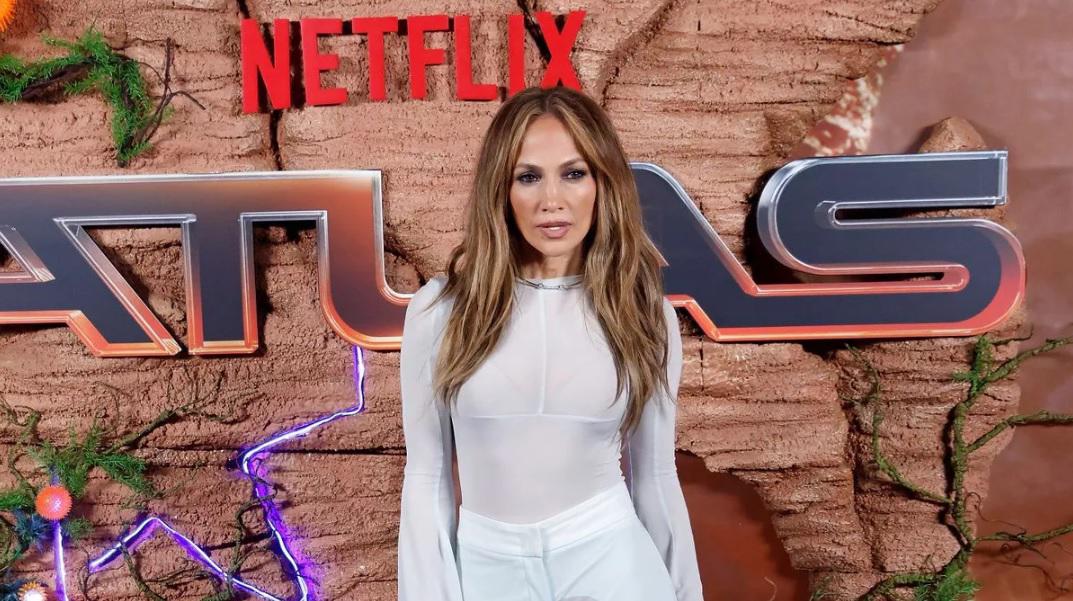 Jennifer López cancela su gira para pasar tiempo con su familia