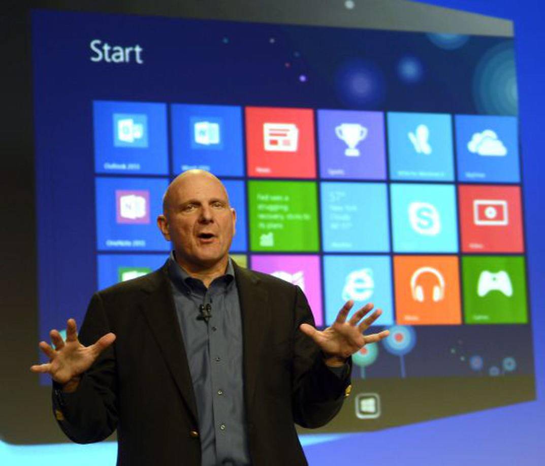 8. Steve Ballmer, expresidente de Microsof, acumula 117,000 millones de dólares.