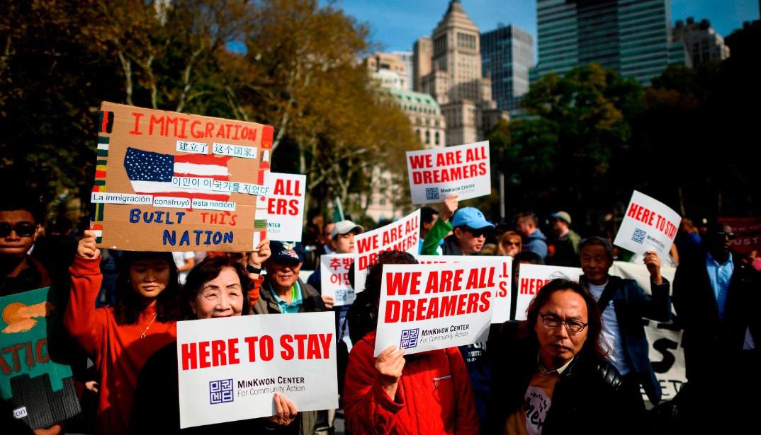 Gobierno de Biden defiende ante corte el programa DACA para “soñadores”