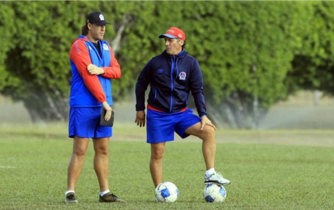 Pedro Troglio, ni su asistente técnico Gustavo Reggi, estarán dirigiendo al Olimpia en el estadio Carlos Miranda de Comayagua contra la UPN tras ser expulsados ante Real España y luego suspendidos con cuatro partidos.