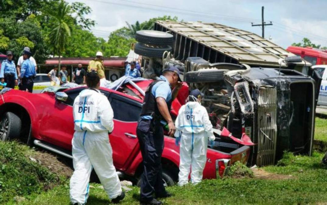 Una tía, sus dos hijas y un sobrino fallecieron en un accidente de tránsito ocurrido en la aldea Toyós, en la carretera que de Tela conduce hacia El Progreso. El accidente ocurrió el miércoles.