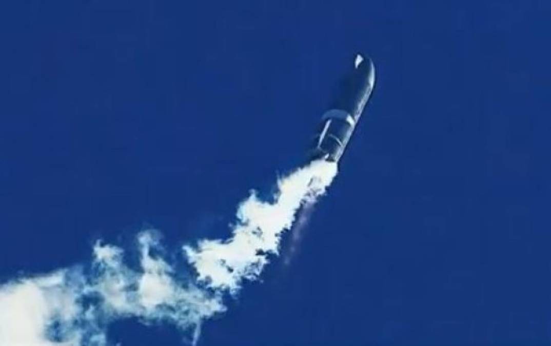Explota nave SpaceX al aterrizar en prueba