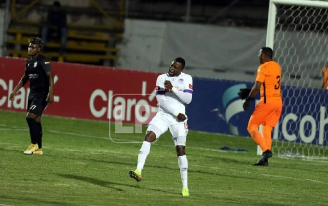 Yustin Arboleda siguió su festín en el segundo tiempo y cerró la noche con un póker de goles. Así lo gritó.