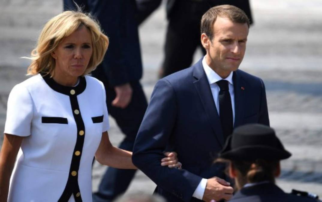 Brigitte y su esposo Emmanuel salieron juntos en el evento importante entre otros políticos franceses.<br/>