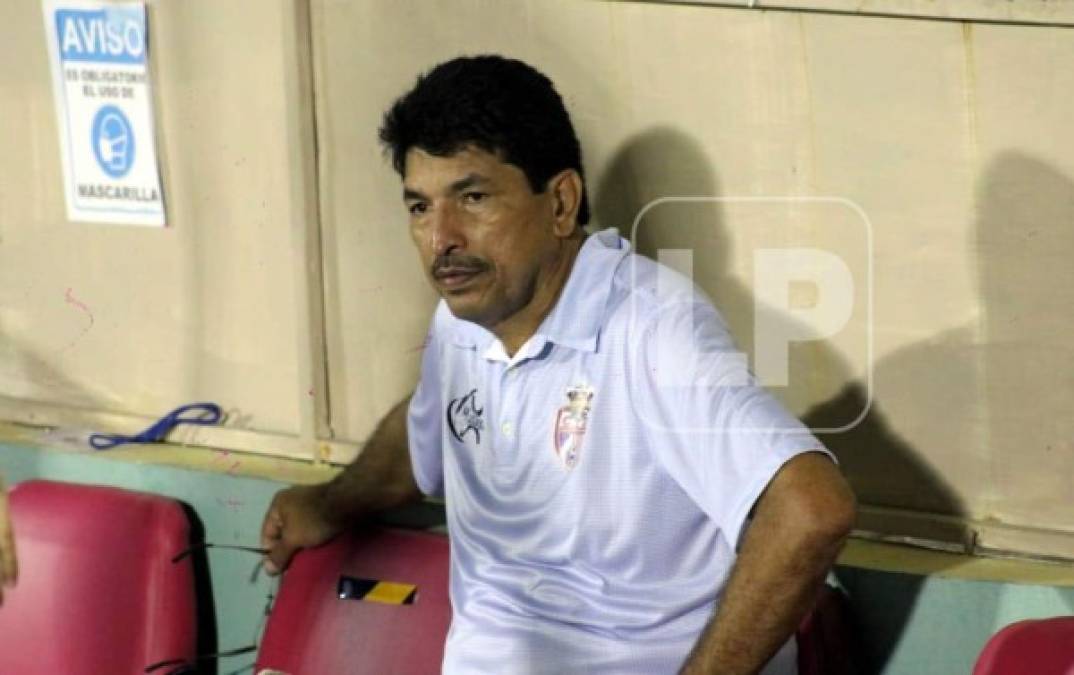 La cara que se le quedó a Carlos Martínez, entrenador de la Real Sociedad, tras el gol del Vida.