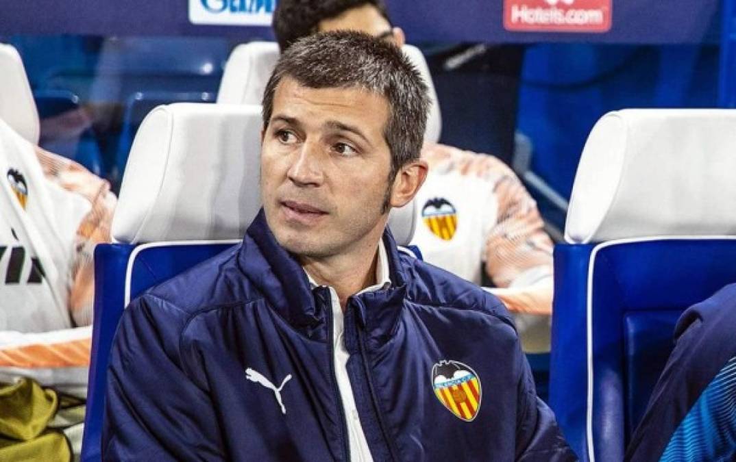 El Valencia anunció la destitución del entrenador del primer equipo, Albert Celades. Su papel en la temporada y sus últimas derrotas cosechadas, han acabado siendo el detonante para confirmar el segundo despido de un técnico en la temporada valencianista.