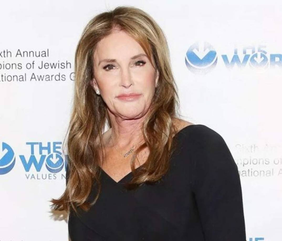 Caitlyn Jenner <br/><br/>La activista transgénero, padre de Kylie y Kendall Jenner, fue diagnosticada en 2018 con carcinoma de células basales. 'Hace poco tuve que quitarme un daño del sol en mi nariz ', compartió luego de ser intervenida 'Posdata: ¡siempre usen protector solar!