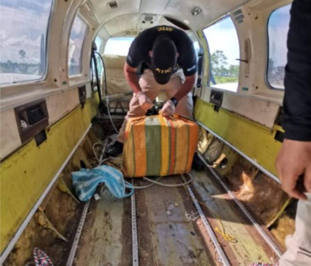 Señaló que la aeronave fue decomisada luego de que la Agencia Técnica de Investigación Criminal de Honduras (ATIC) y fiscales de la Unidad de Inteligencia Contra el Crimen Organizado emitieran una alerta.