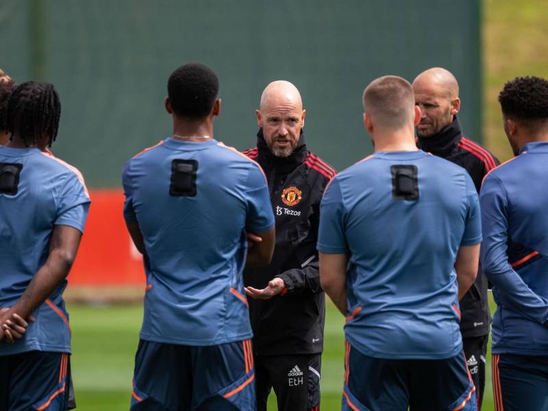 La era de Erik ten Hag en el Manchester United no solo ha empezado con la ‘limpia’ de 11 jugadores y algunos fichajes en carpeta, también ha interpuesto una serie de reglamentos que sorprendió a la plantilla.¿Por esa razón se quiere ir Cristiano Ronaldo?