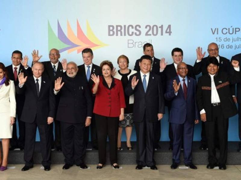 Los mandatarios asistentes posaron para la fotografía oficial del encuentro.