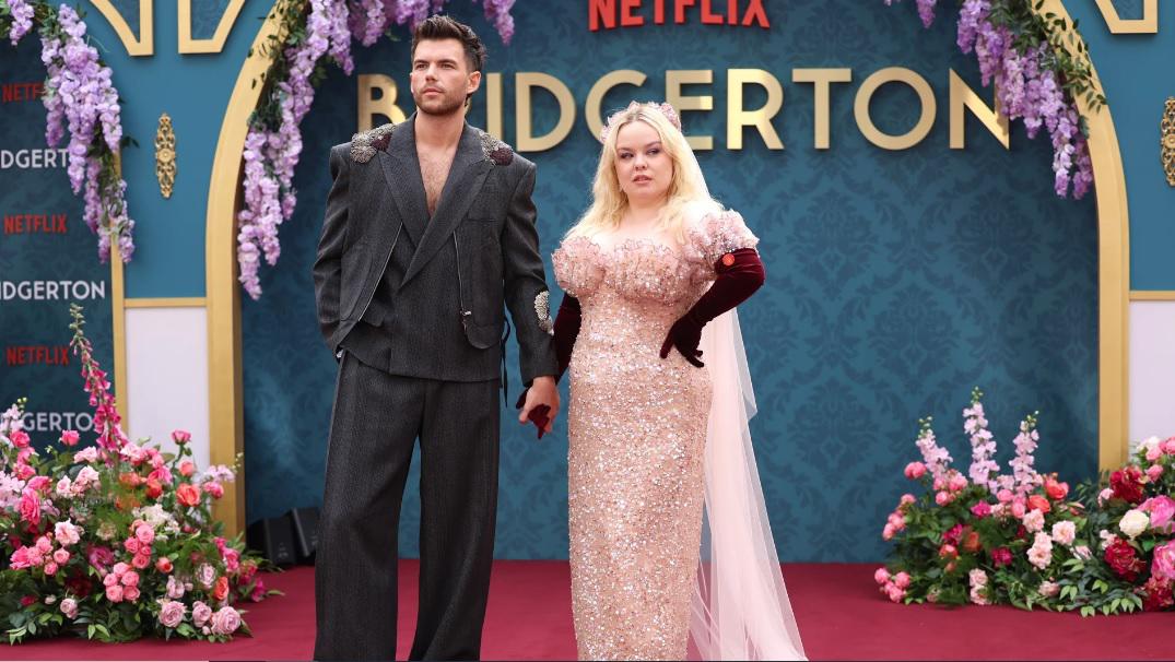 Temas de Ariana Grande, Taylor Swift o Coldplay en lo nuevo de “Bridgerton”