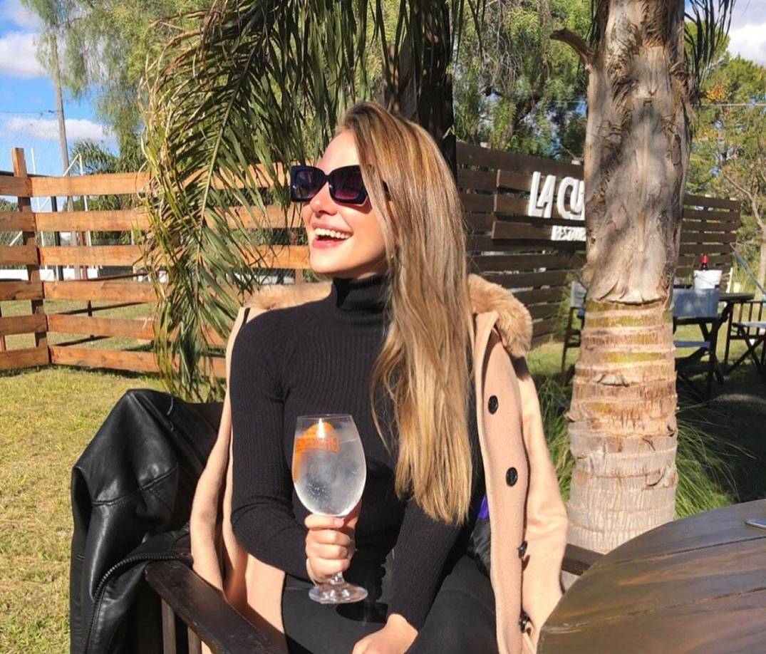 La venezolana es una chica alegre, de linda sonrisa y rostro que ahora engalana los partidos de Olimpia en Tegucigalpa.