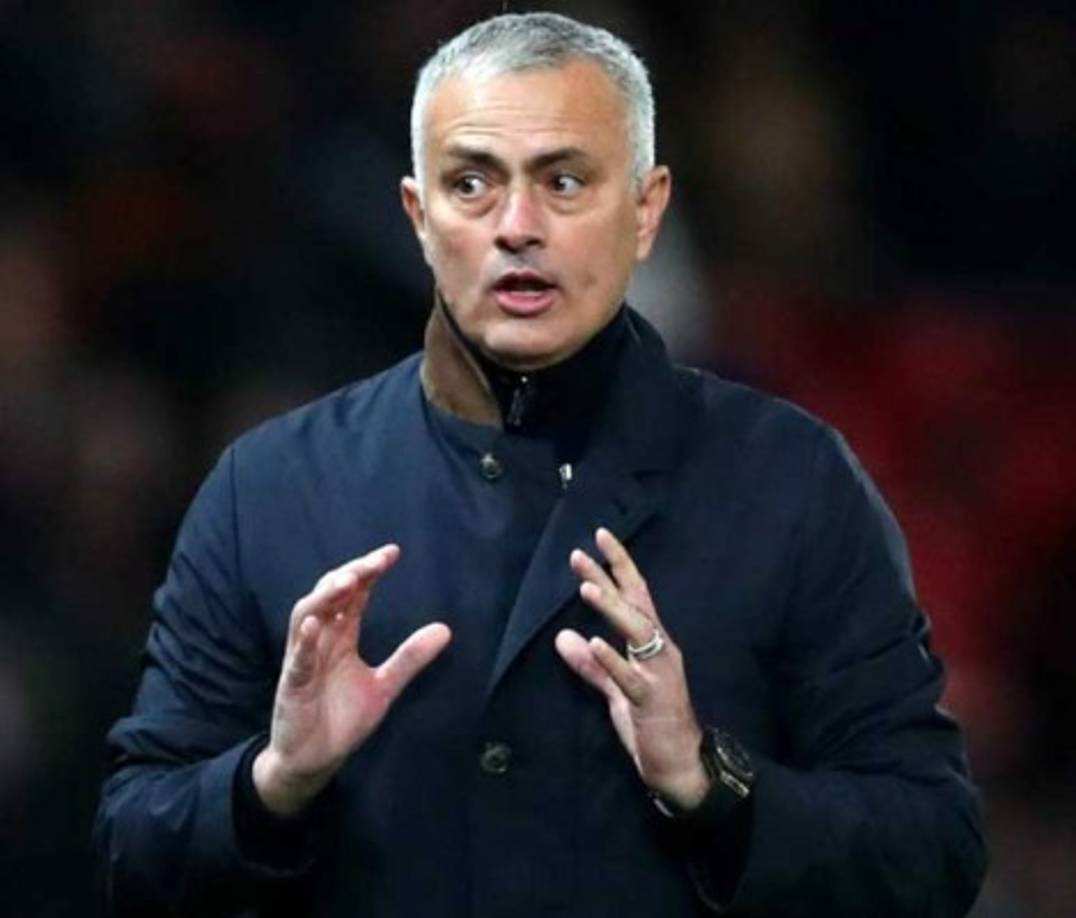 José Mourinho: El entrenador portugués ha señalado que desea dirigir a una selección. “Quiero nuevos retos, como disputar una Copa del Mundo o una Euro. Para mi futuro, me veo más como entrenador de una selección que de un club', dijo.