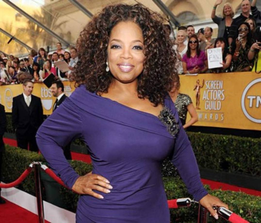 La abuela de Oprah Winfrey solía masticar chicles usados que habían estado pegados en algunos de los muebles de la casa, desde ese momento se ha convertido en una de las más grandes fobias de la estrella de televisión.
