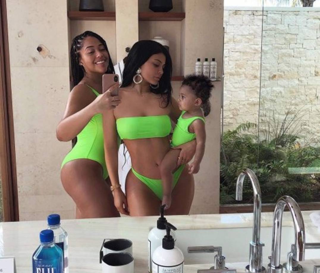 Desde que Jenner dio a luz a Stormi en febrero de 2018, Woods ha desempeñado el papel de tía para el retoño de la reina cosmética.<br/><br/>'Ella es increíble', dijo Woods sobre Stormi en agosto de 2018, compartiendo que se está divirtiendo siendo una tía para la hija de Jenner y su novio Travis Scott.