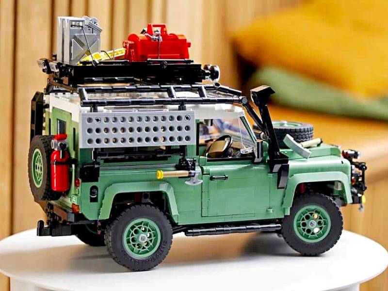 Podrás colocar el volante del lado izquierdo o derecho y tendrás la oportunidad de elegir entre tres opciones de capó.