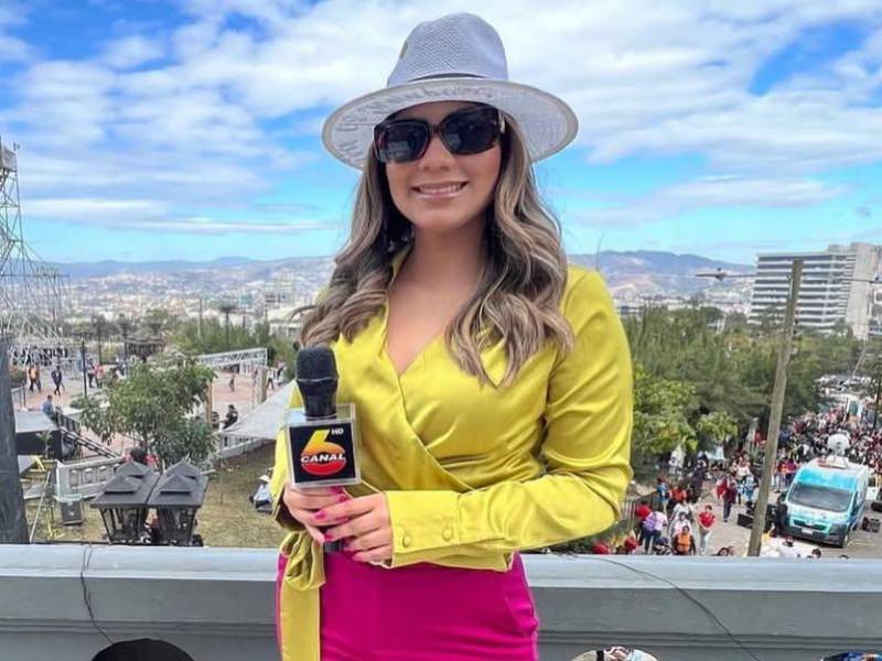 Katherine se retiró de la televisión en 2022, pero se mantiene frente a cámaras a través del podcast femenino Senos Ocurre y sus redes personales.