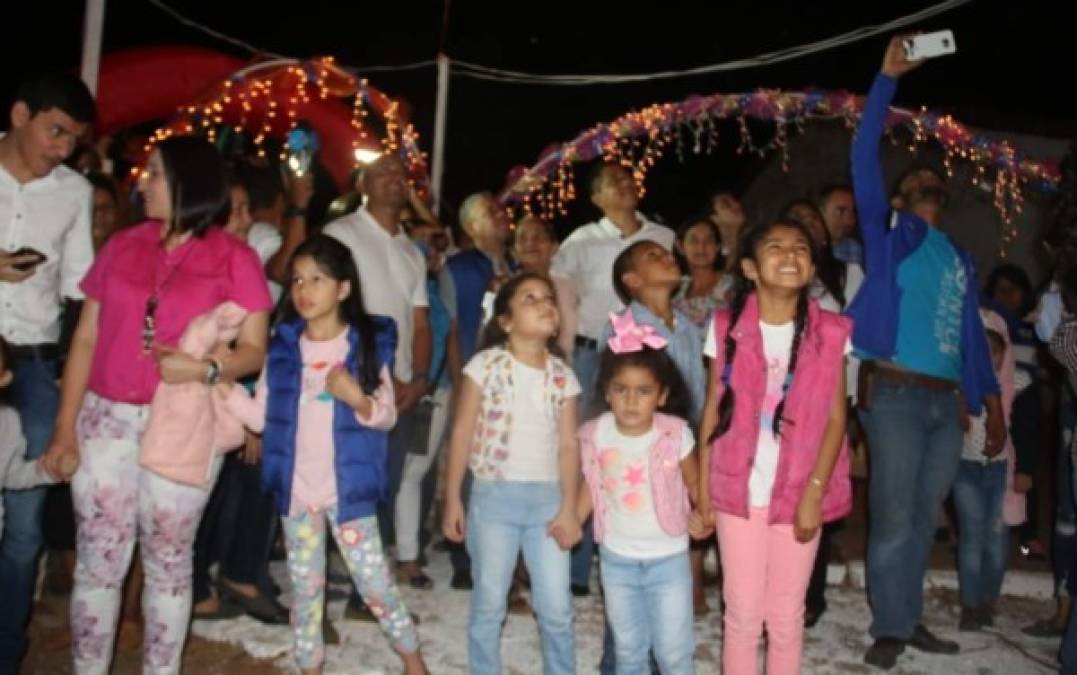 Los habitantes de San Francisco de la Paz, departamento de Olancho también disfrutaron de la inauguración de su Villa Navideña.