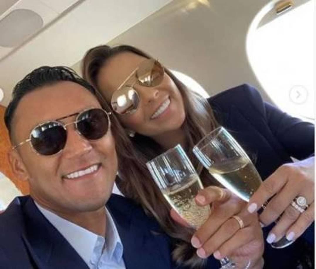 Keylor es cuestionado por los ticos por haberse ido de fiesta con su pareja cuando debió de estar concentrado con sus compañeros de cara al duelo ante España.