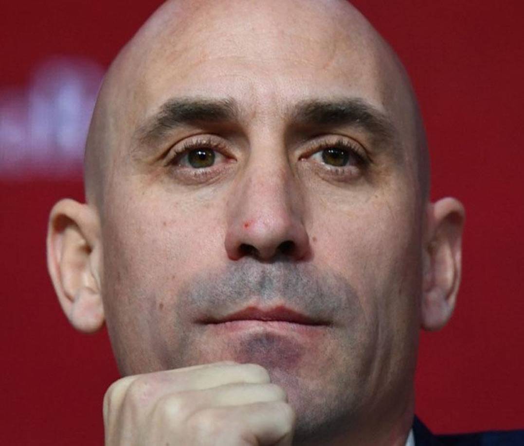 “Seguramente, me he equivocado. Lo tengo que reconocer, porque en un momento de máxima efusividad, sin ninguna mala intención, sin ninguna mala fe, ocurrió lo que ocurrió, de manera muy espontánea, sin mala fe por ninguna de las dos partes”, indicó el presidente de la Federación Española de Fútbol.