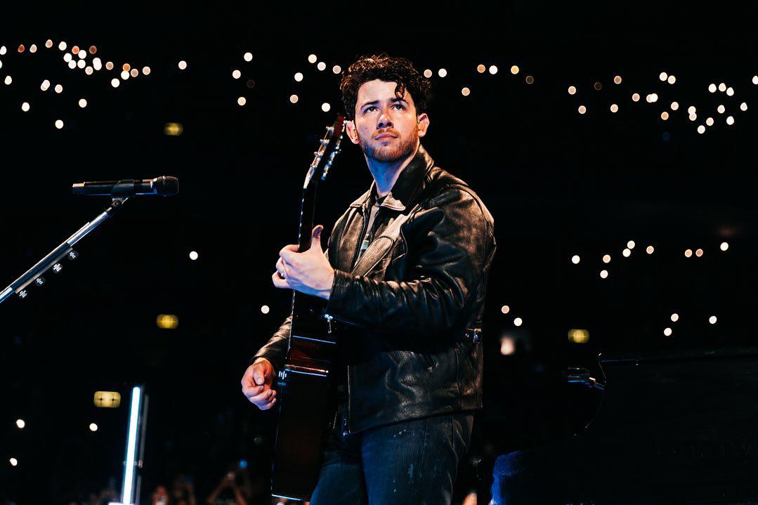 Nick Jonas vive momentos de terror en concierto