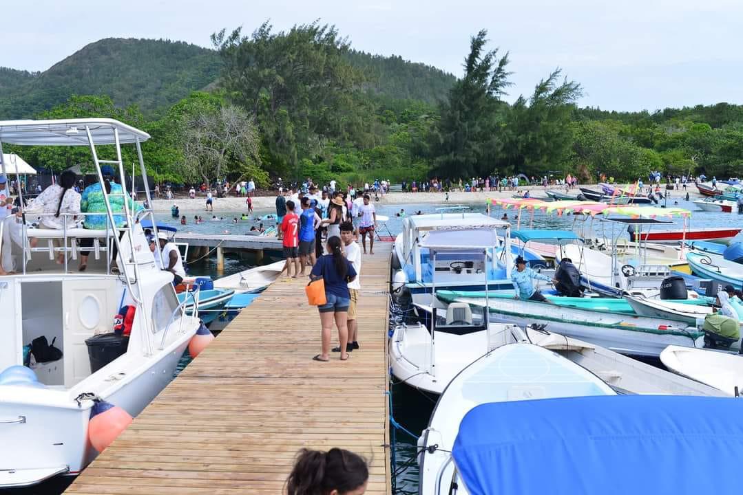 ¿Cuánto cuesta viajar a Islas de la Bahía esta Semana Santa?