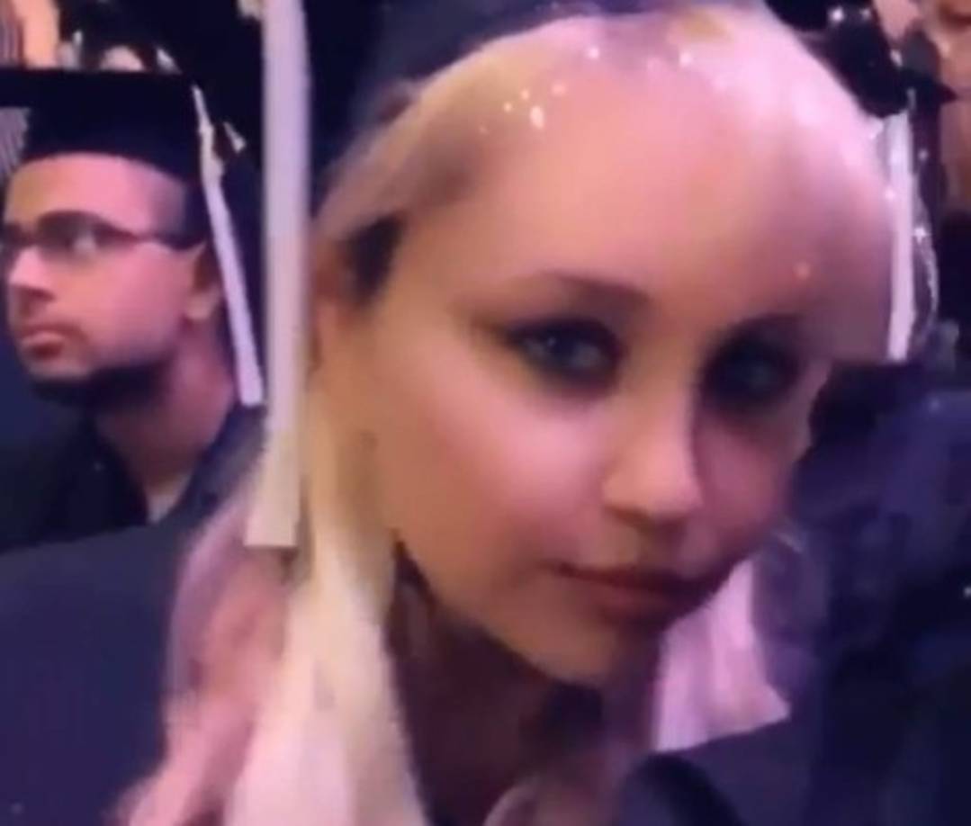 La famosa comenzó a formarse en FIDM en 2014, y de acuerdo con HuffPost recibió su título de asociado como profesionista en el área de desarrollo de productos y mercancías el año pasado, pero ya había anunciado que iba por un título de licenciatura para 2019.