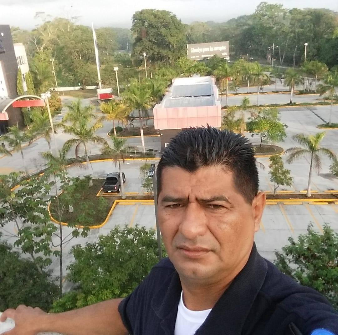 Identifican a conductor que murió tras estrellarse con rastra en la López; era taxista