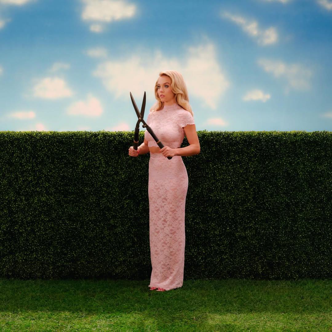 Sydney Sweeney lanza “Playful”, su nueva colección de lencería