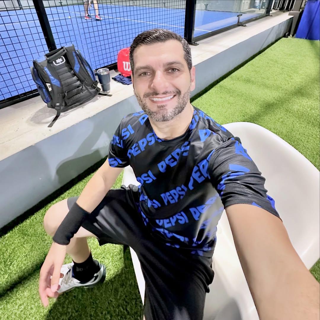 Samy Mustaklem sufre accidente de pádel y termina en emergencia