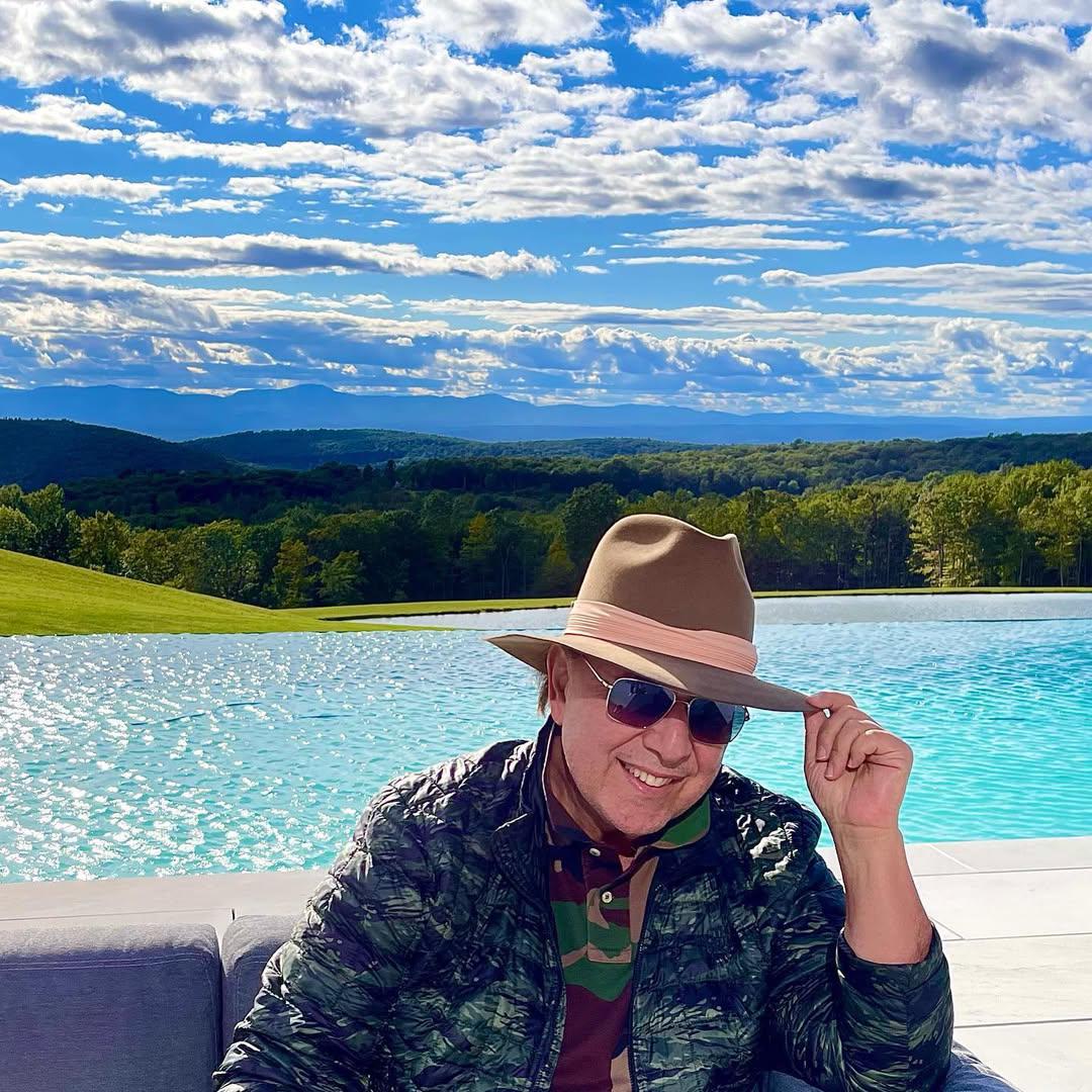 ¿Por qué el nombre de Mottola figura 700 veces en el caso Epstein?