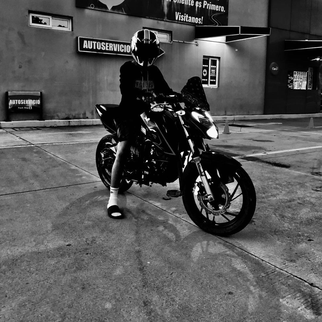 Emerson Pineda era el joven que murió haciendo piques en carretera a Tela