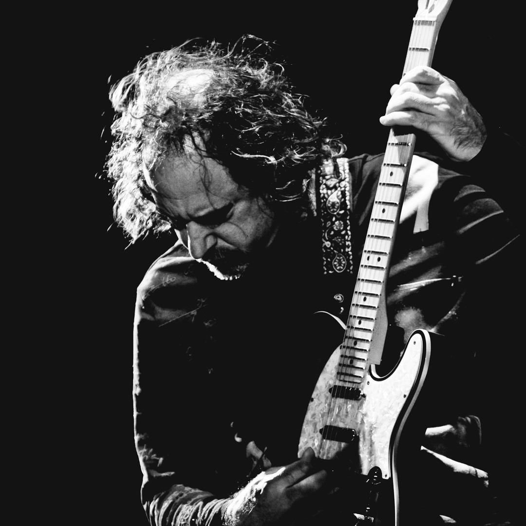 Exguitarrista de Caifanes permanece en coma tras sufrir derrame cerebral